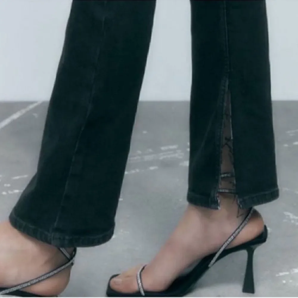 Zara Ankle Mid-rise Black Flare Jeans (Size 8) - Picture 7 of 10